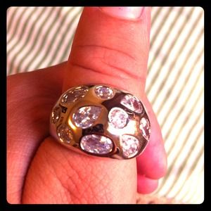 Lia Sophia Ring, size 9/10 NWOT