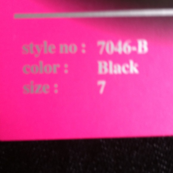 ❌❌SOLD❌❌Black Jeans - Picture 3 of 3