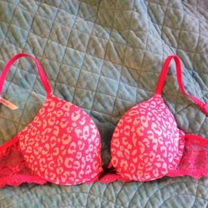 NWOT Victoria secret push up bra