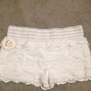 White High Waisted Lace Shorts🎀