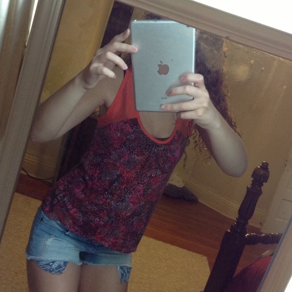 Sz 3 Celeb Pink shorts&a small Mudd patterned tank - Picture 3 of 4