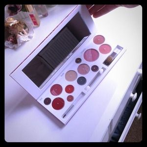 Clinique Makeup Palette