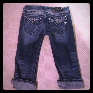 🚨HOLD🚨Miss Me Cropped Jeans Size 29