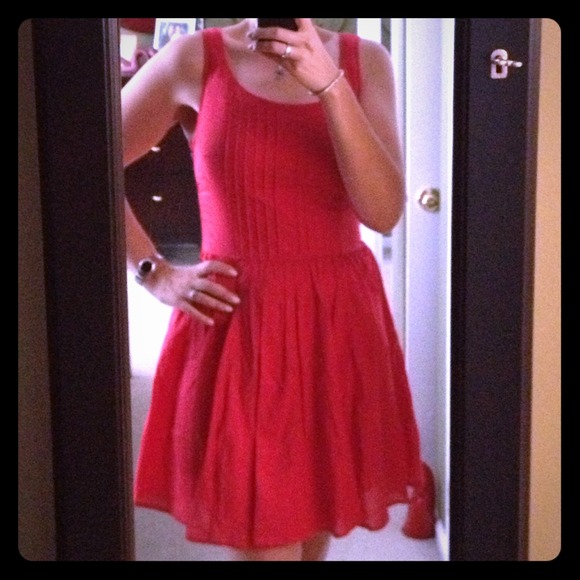 💥Reduced 50% more💥New Red dress. Fun & Flirty!!