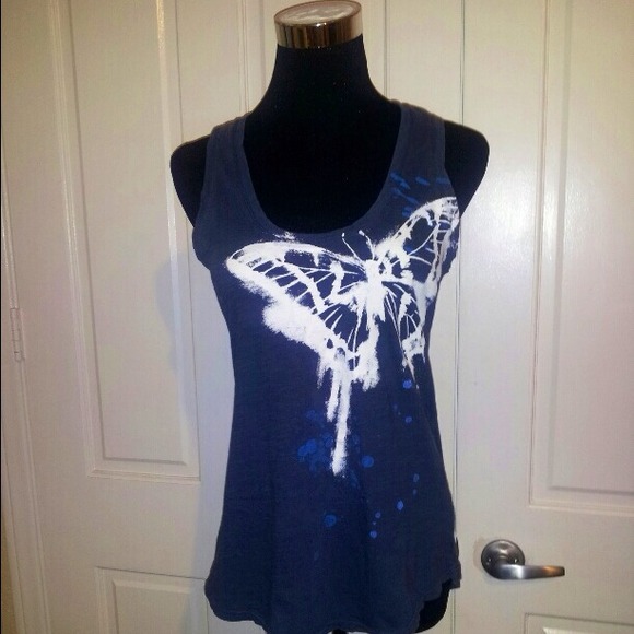 AMERICAN EAGLE OUTFITTERS TSHIRT