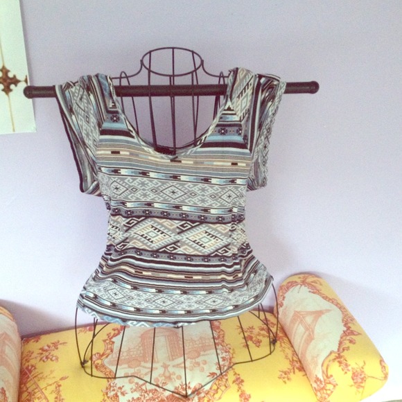 Wet Seal Aztec print Top