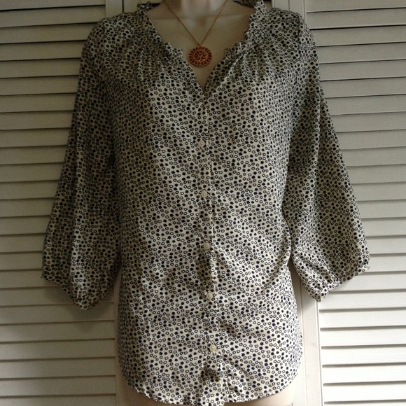 ⚡NEW LISTING!⚡Navy & Cream Star Shirt