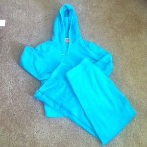 SOLD!!!!!!!!Lightly worn juicy couture track suit.
