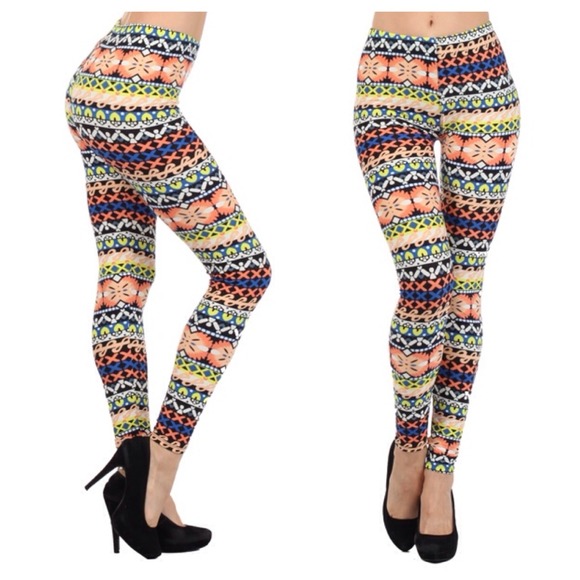🚫SOLD🚫Multi Color Print Leggings. Price Firm. - Picture 3 of 3