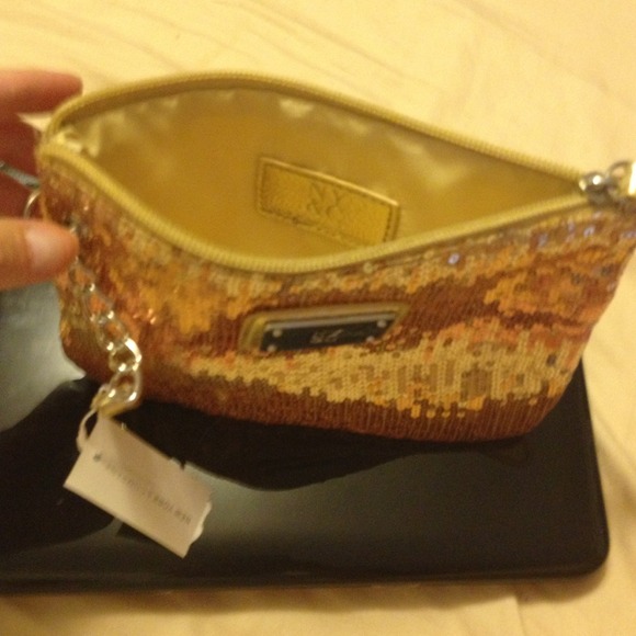 NY&Company wristlet gold sequence - Picture 3 of 3