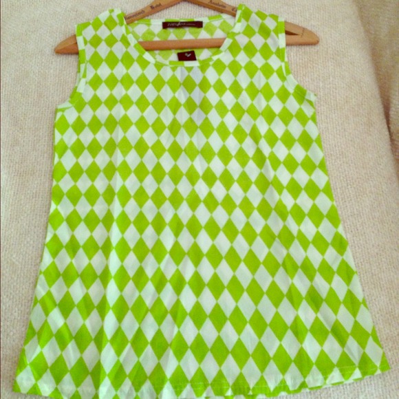 Neon green diamond sleeveless shirt blouse