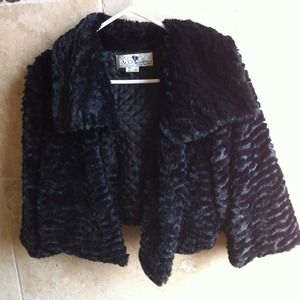 Faux fur crop jacket