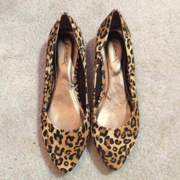 🎉Reserved! 🎉Leopard flats!!