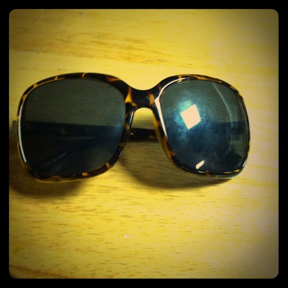 Oversized cheetah print  sunglasses