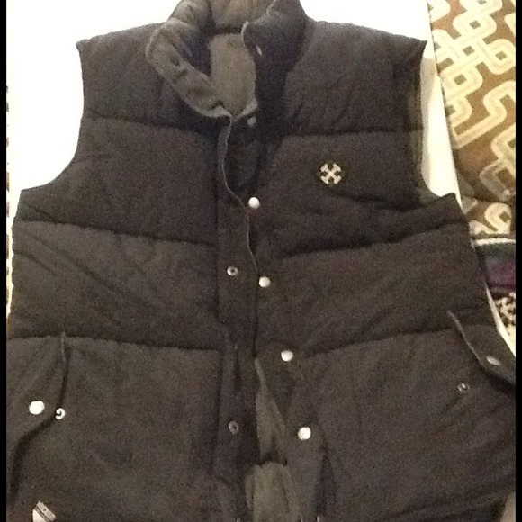Deep 10 black and gray.