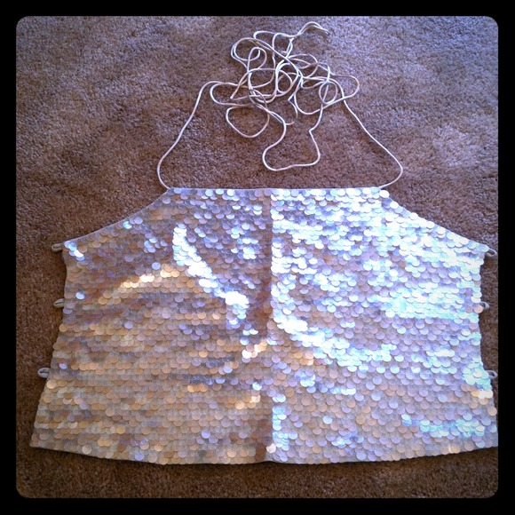 Gorgeous Open Back top - Picture 1 of 3