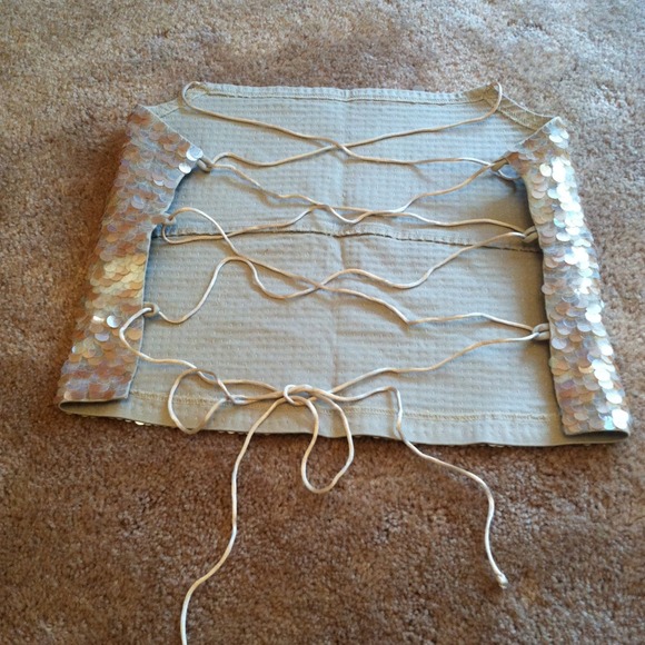 Gorgeous Open Back top - Picture 3 of 3