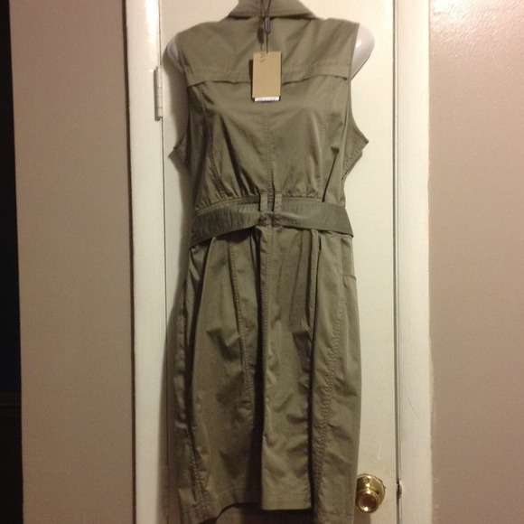 🚫SOLD 💯Authentic Burberry Dress - Picture 2 of 4