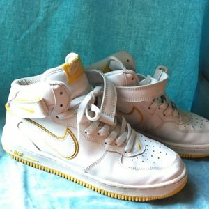NIKE Air Force 1- white & yellow.