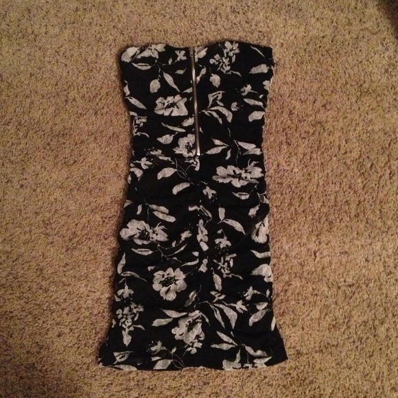 Cute strapless dress