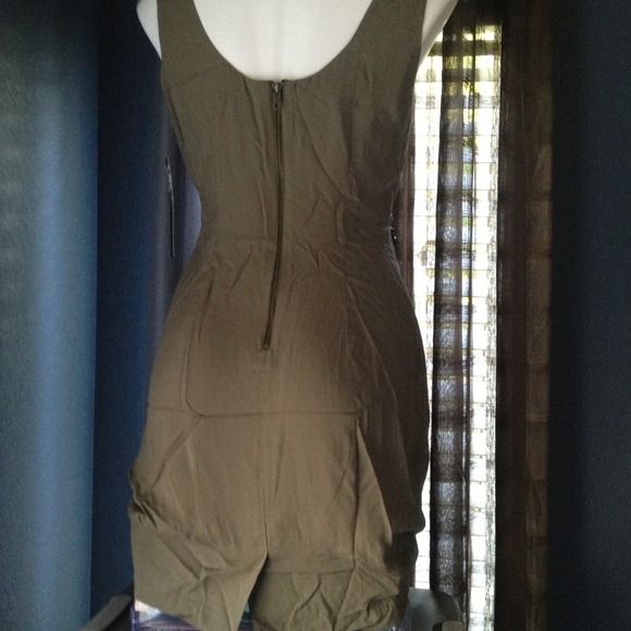 Dress - Picture 3 of 4