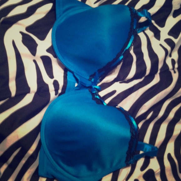 44 D Royal blue and black lace bra