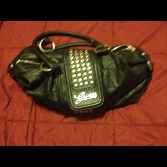 Guess purse - Picture 2 of 2
