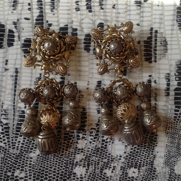Vintage clip on Earrings