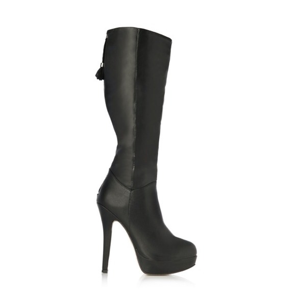 A sleek dress-up boot