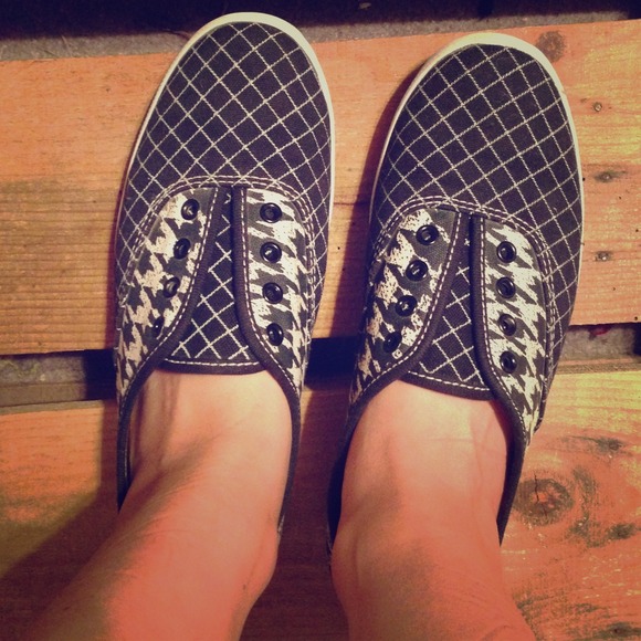 🎉RESERVED! Keds-  houndstooth and grid print