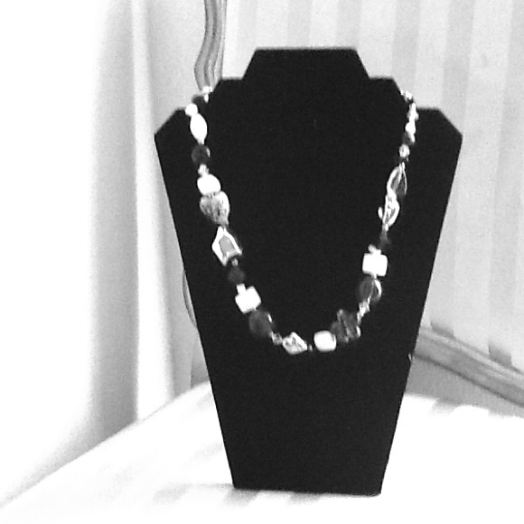Very Chic Necklace