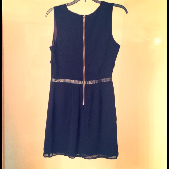 Sold!! Gorgeous dress by Isabel Lu!! Perfect LBD!! - Picture 3 of 4