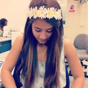 Daisy flower crown