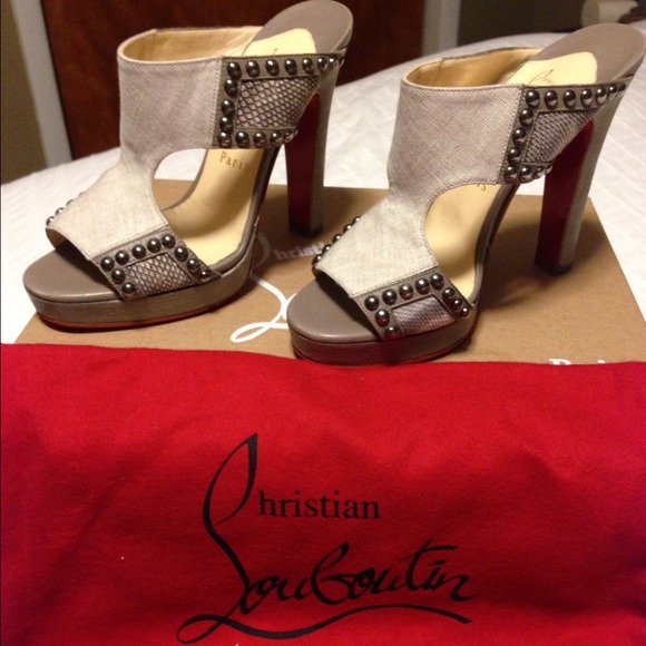Christian Louboutin - Picture 2 of 3