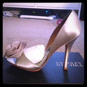 Badgley Mischka satin heels
