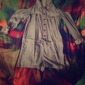 PRICE REDUCED❗️Jean Romper w. Cutout Shoulders