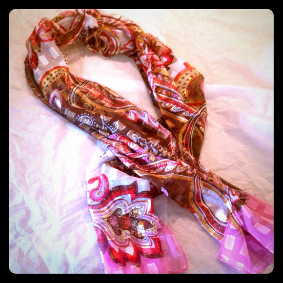 Lightweight scarf. Pinks and browns!