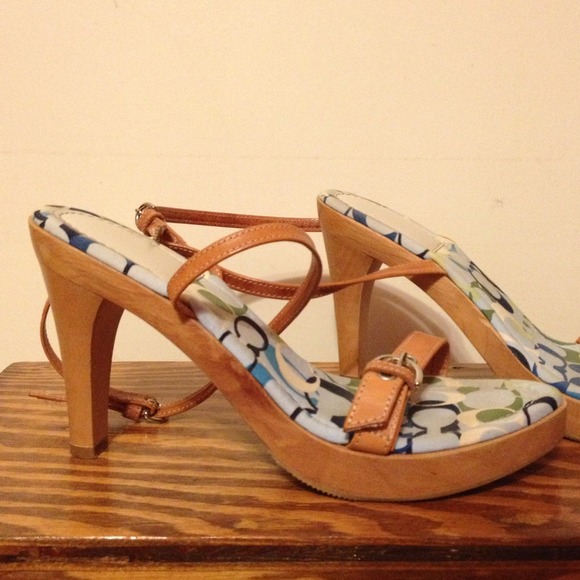 💕REDUCED💕COACH Jodie heel