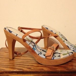 💕REDUCED💕COACH Jodie heel