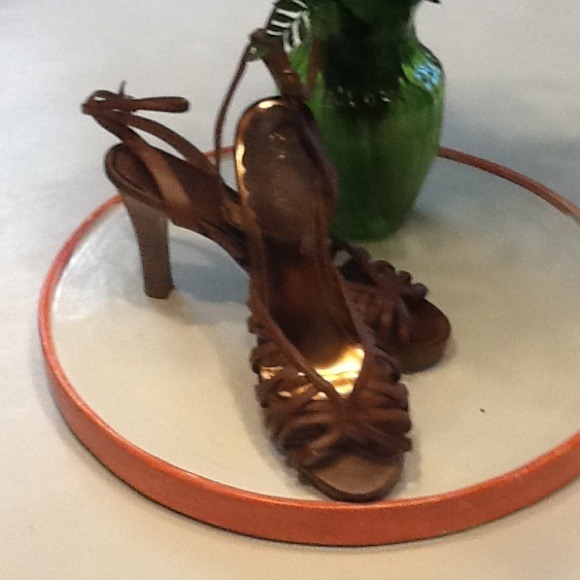 Ankle strap shoes