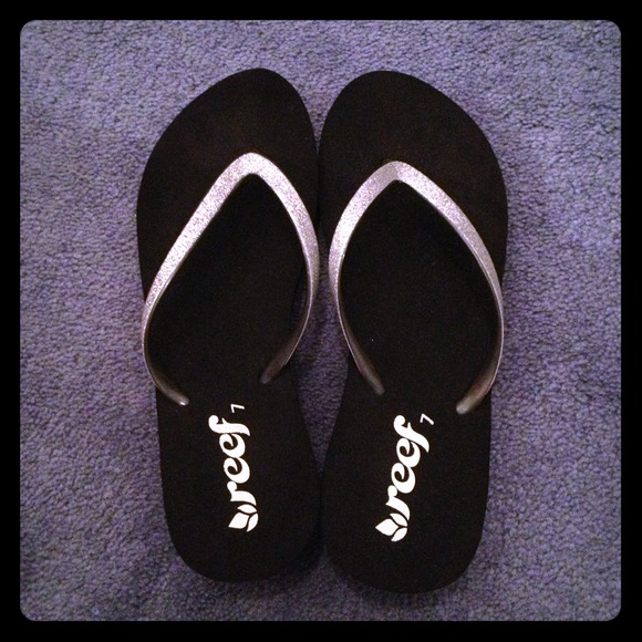 Black/Silver Reef Wedge Flip Flops! NWOT