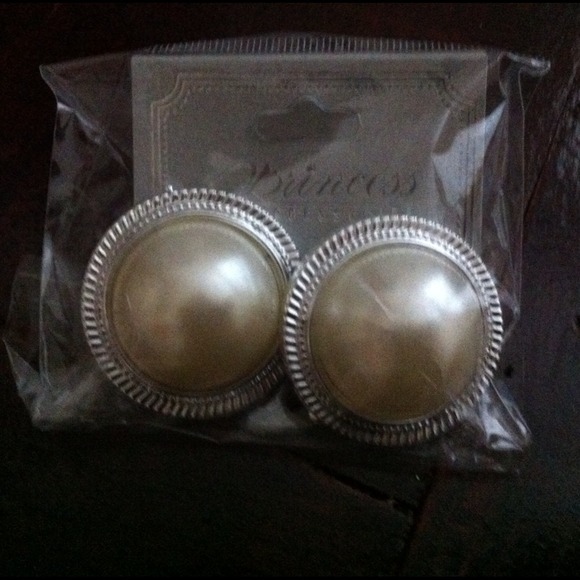 Pearl earrings