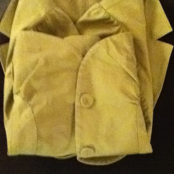 SOLD in a BUNDLE 3 Tops - Picture 2 of 4