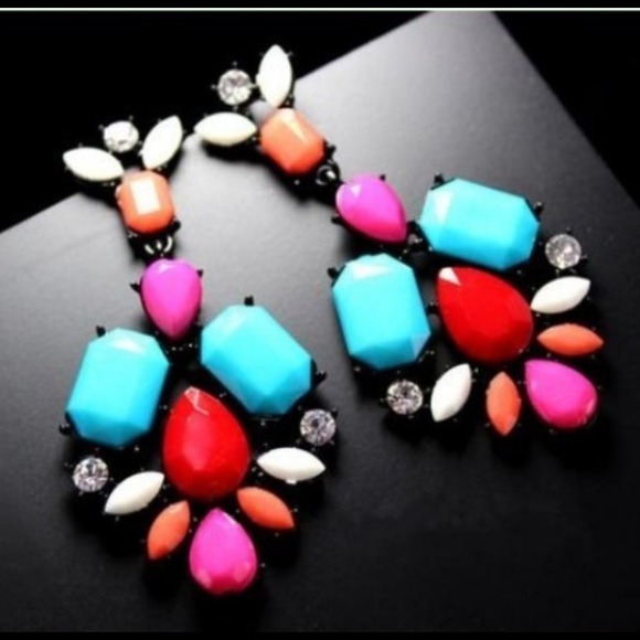**SOLD IN BUNDLE**  Rhinestone Dangle Earrings - Picture 2 of 4