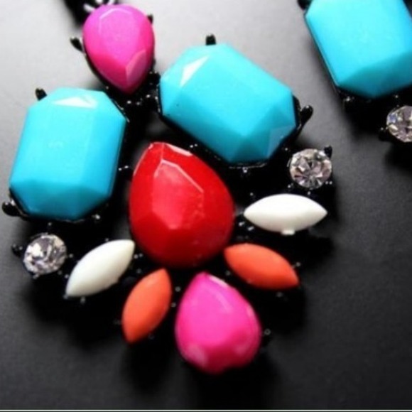**SOLD IN BUNDLE**  Rhinestone Dangle Earrings - Picture 4 of 4
