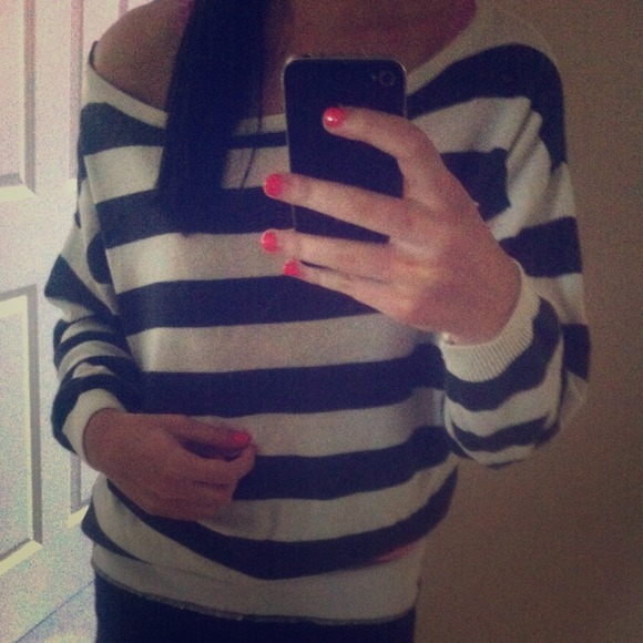 H&M Sweaters - H&M comfy black & white stripped sweater