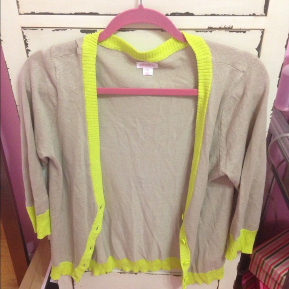 ⛔SOLD⛔ Xhilaration Beige and Yellow Cardigan