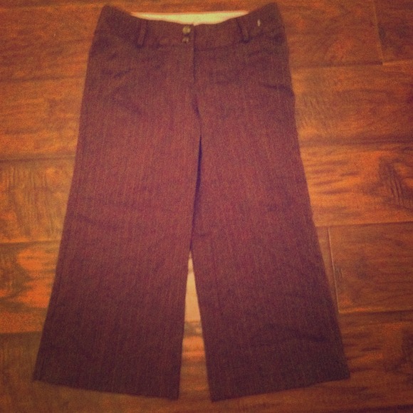 Brown capris
