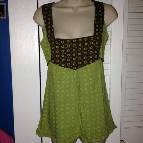 Sleeveless top