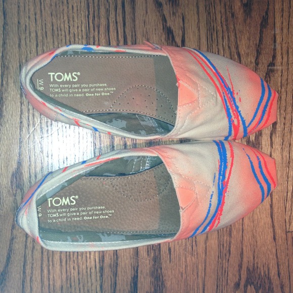 Toms